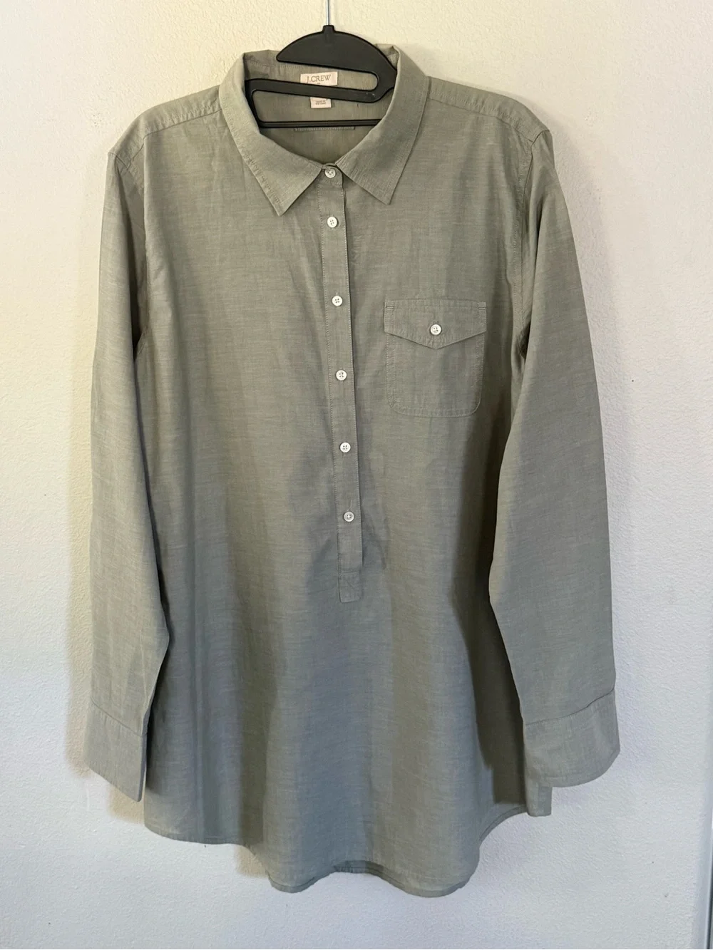 J.Crew Sage Green 100% Cotton Popover Women’s Large Roll Tab Sleeve Shirt Large